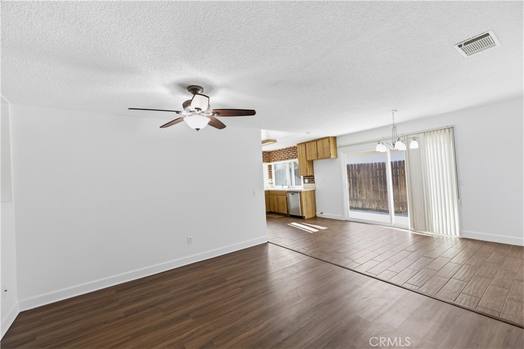 7035 Batavia Way Riverside, CA 92503 - Photo 3 of 26