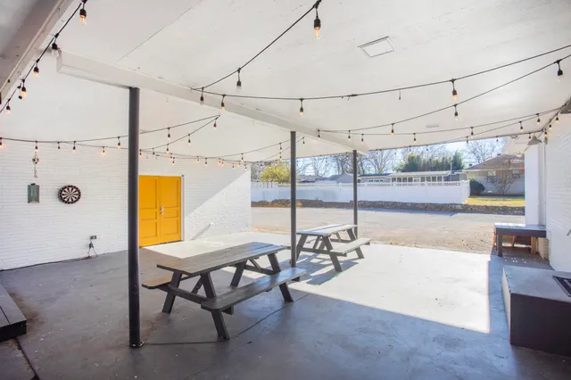 $1,050 | 215 Donna Drive, Unit EFFICIENCY, Madison, TN 37115