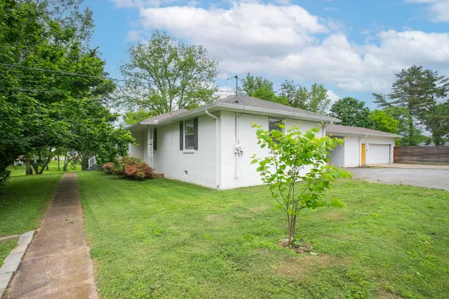 $1,050 | 215 Donna Drive, Unit EFFICIENCY, Madison, TN 37115