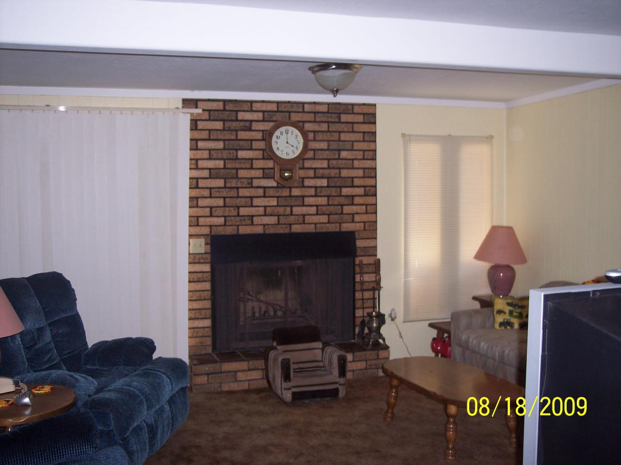 5653 West Hatcher Road Glendale, AZ 85302 - Photo 5 of 11 Family room