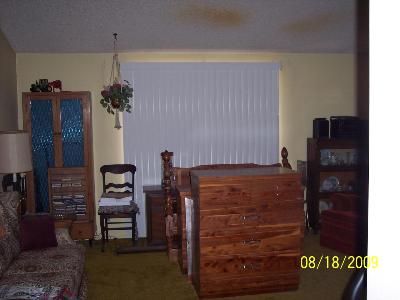 5653 West Hatcher Road Glendale, AZ 85302 - Photo 7 of 11 Living Room