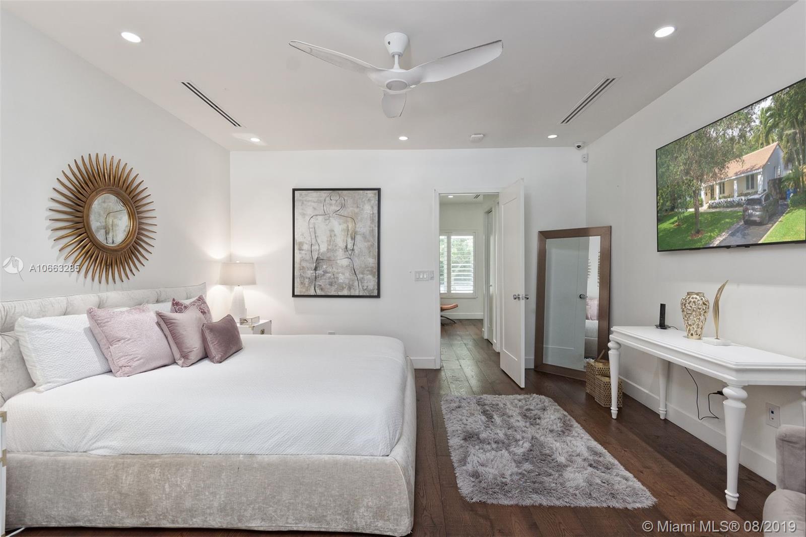 4760 Bay Point Road Miami, FL 33137 - Photo 10 of 34 master -suite