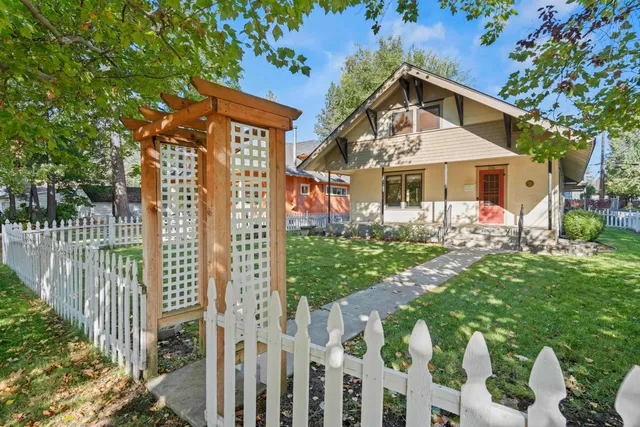 $474,900 | 206 West Waverly Place, Spokane, WA 99205