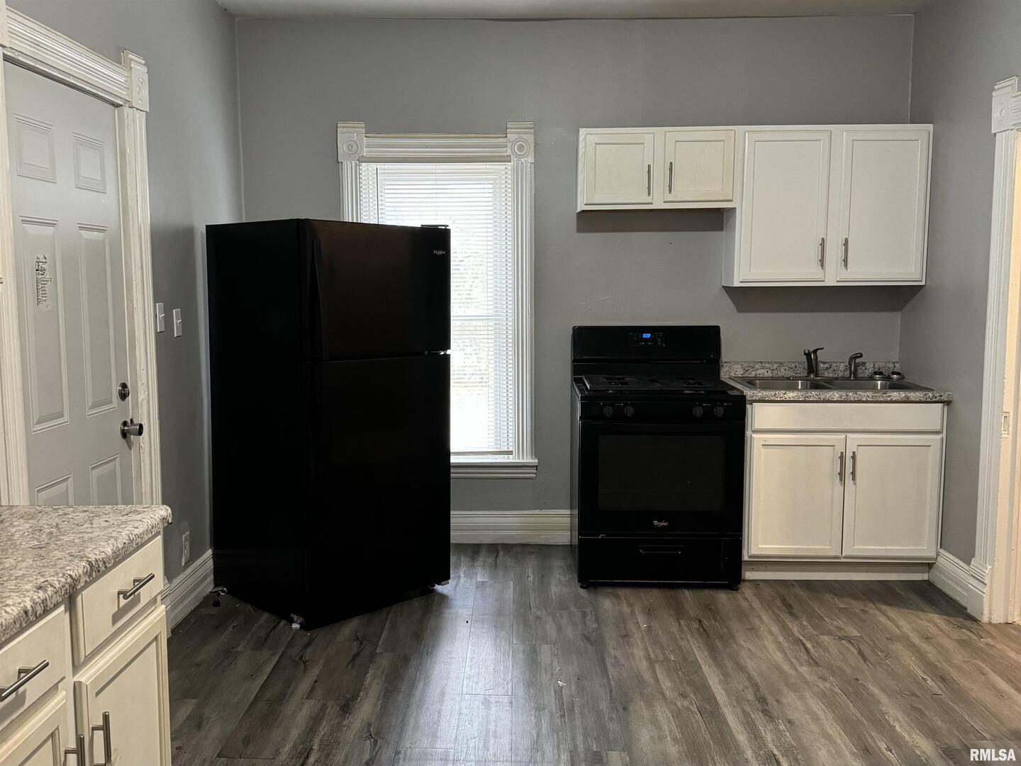 1007 29th Street Moline, IL 61265 - Photo 3 of 14 Gallery Image 3
