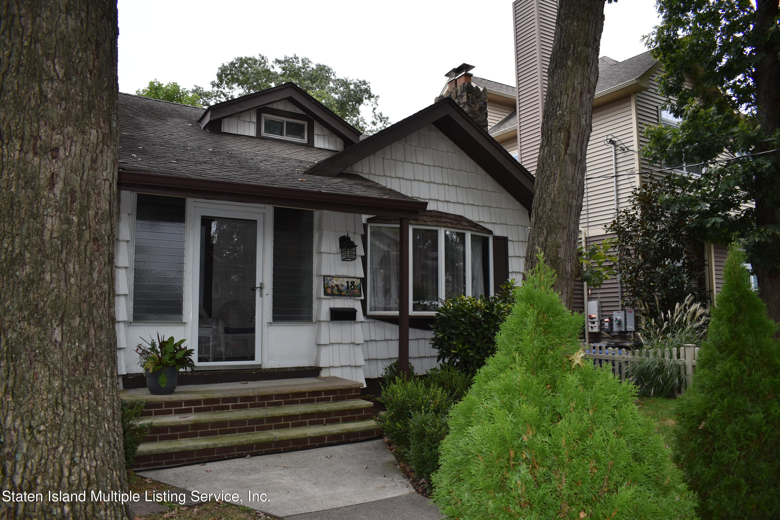18 Edgewood Road Staten Island, NY 10308 - Photo 7 of 39 DSC_0716