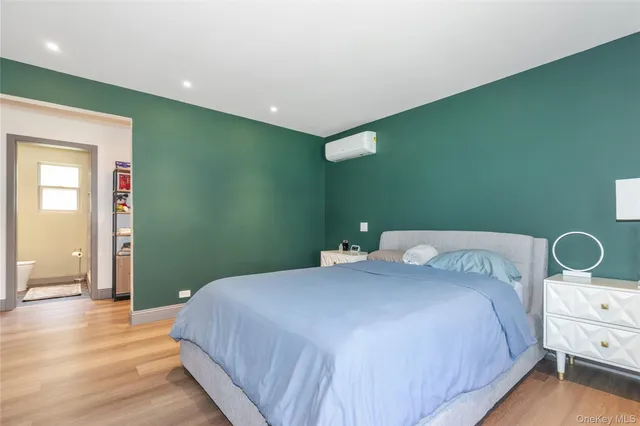 $1,128,000 | 65 Oak Ridge Lane, Albertson, NY 11507