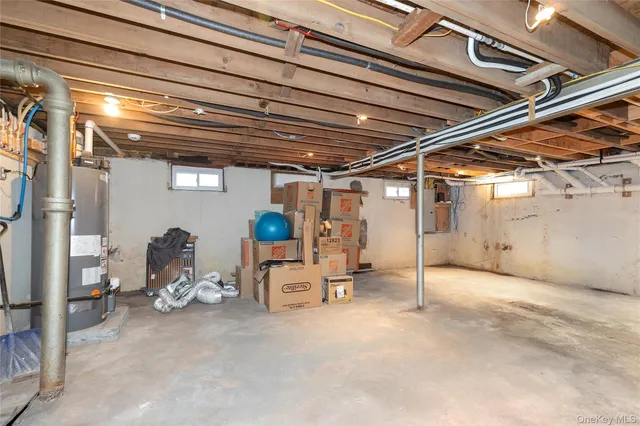 $1,128,000 | 65 Oak Ridge Lane, Albertson, NY 11507