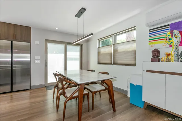 $1,128,000 | 65 Oak Ridge Lane, Albertson, NY 11507