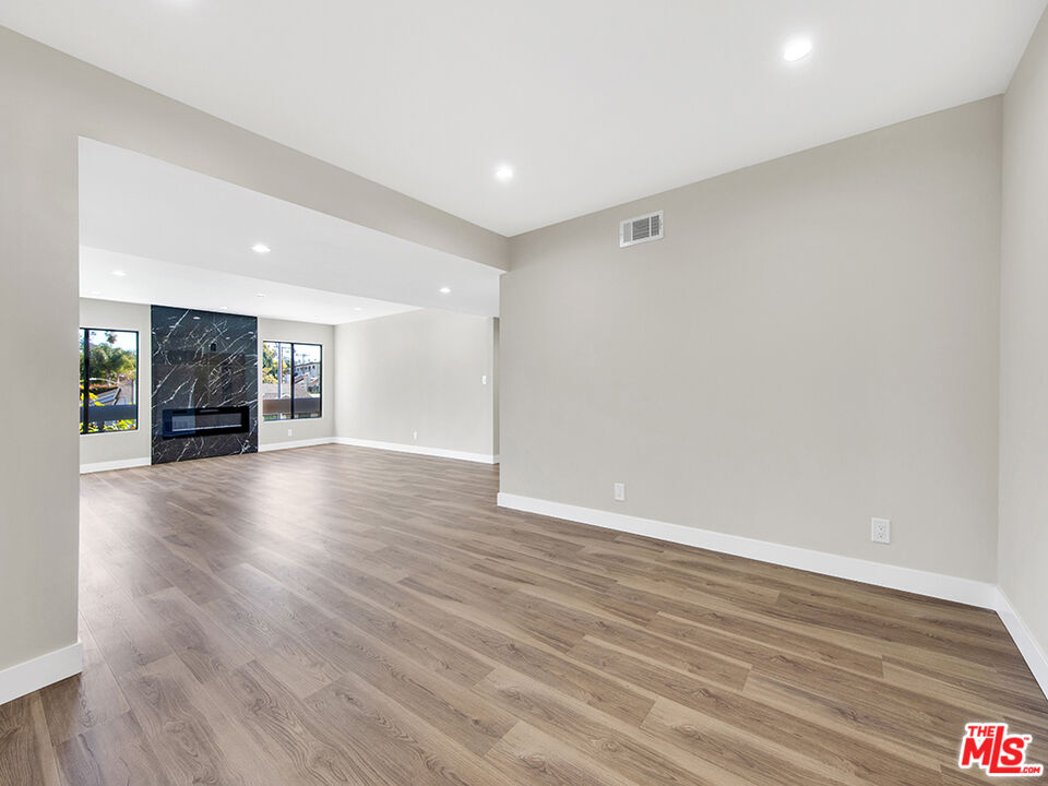 1325 Valley View Road, Unit 201 Glendale, CA 91202 - Photo 11 of 36