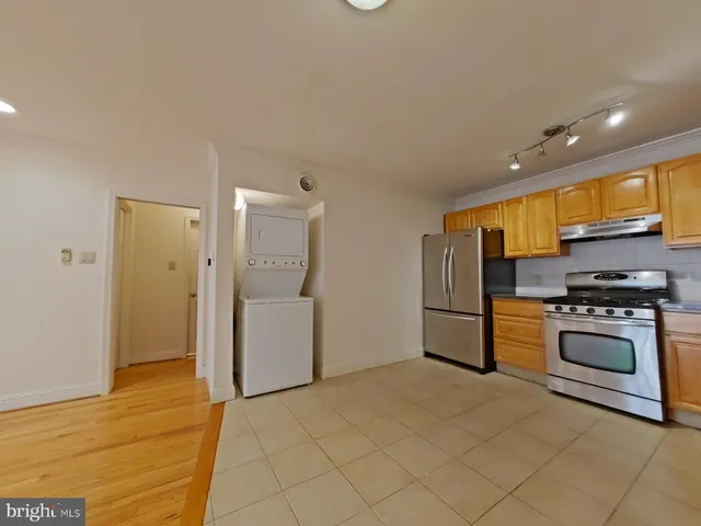 $2,500 | 610-12 Bainbridge Street, Unit 2, Philadelphia, PA 19147