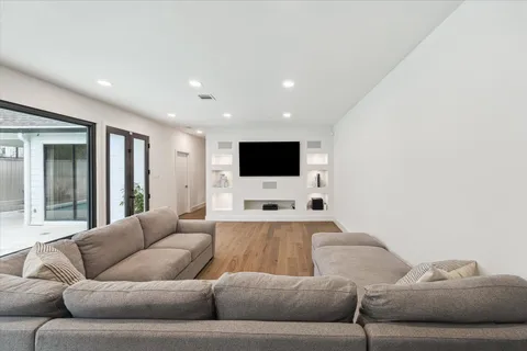 $2,895,000 | 6348 Vanderbilt Street, West University Place, TX 77005