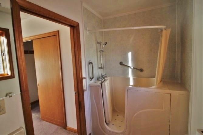275 South Witham Road Auburn, ME 04210 - Photo 13 of 20 Master suite full bath - shower & tub