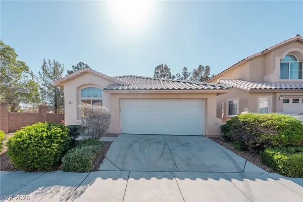$2,000 | 912 Midpride Street, Las Vegas, NV 89144