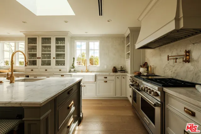 $25,000 | 18875 Pasadero Drive, Tarzana, CA 91356