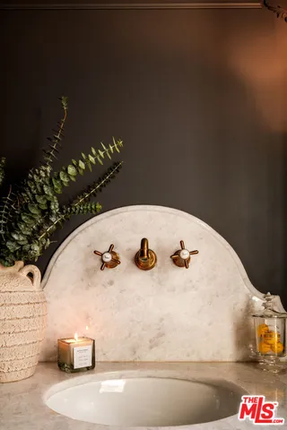 $25,000 | 18875 Pasadero Drive, Tarzana, CA 91356