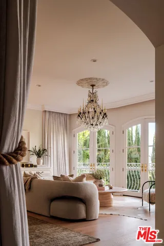 $25,000 | 18875 Pasadero Drive, Tarzana, CA 91356