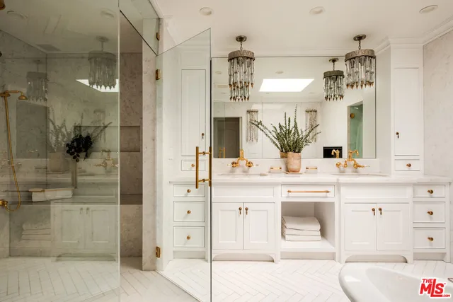 $25,000 | 18875 Pasadero Drive, Tarzana, CA 91356