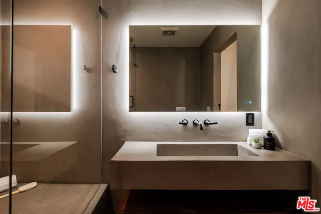 $25,000 | 18875 Pasadero Drive, Tarzana, CA 91356