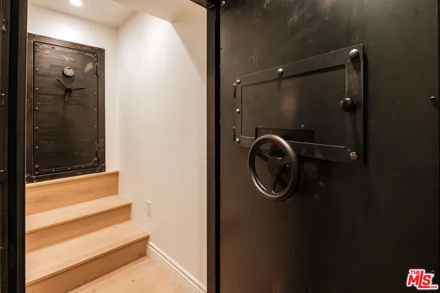 $25,000 | 18875 Pasadero Drive, Tarzana, CA 91356