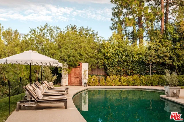 $25,000 | 18875 Pasadero Drive, Tarzana, CA 91356