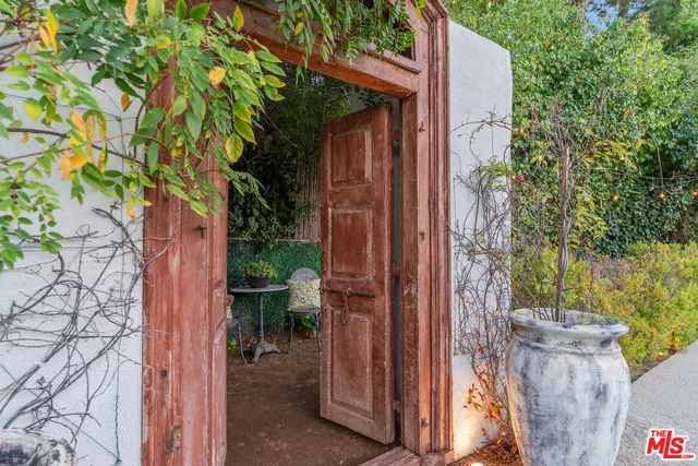 $25,000 | 18875 Pasadero Drive, Tarzana, CA 91356