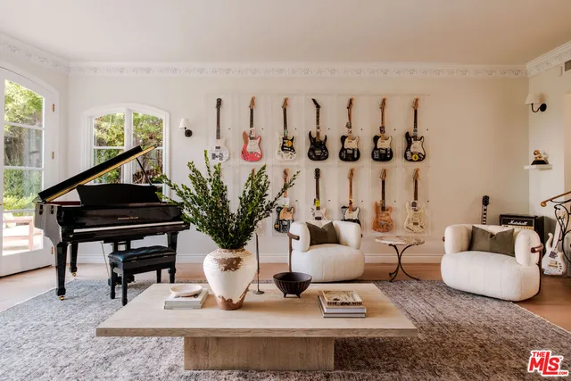 $25,000 | 18875 Pasadero Drive, Tarzana, CA 91356