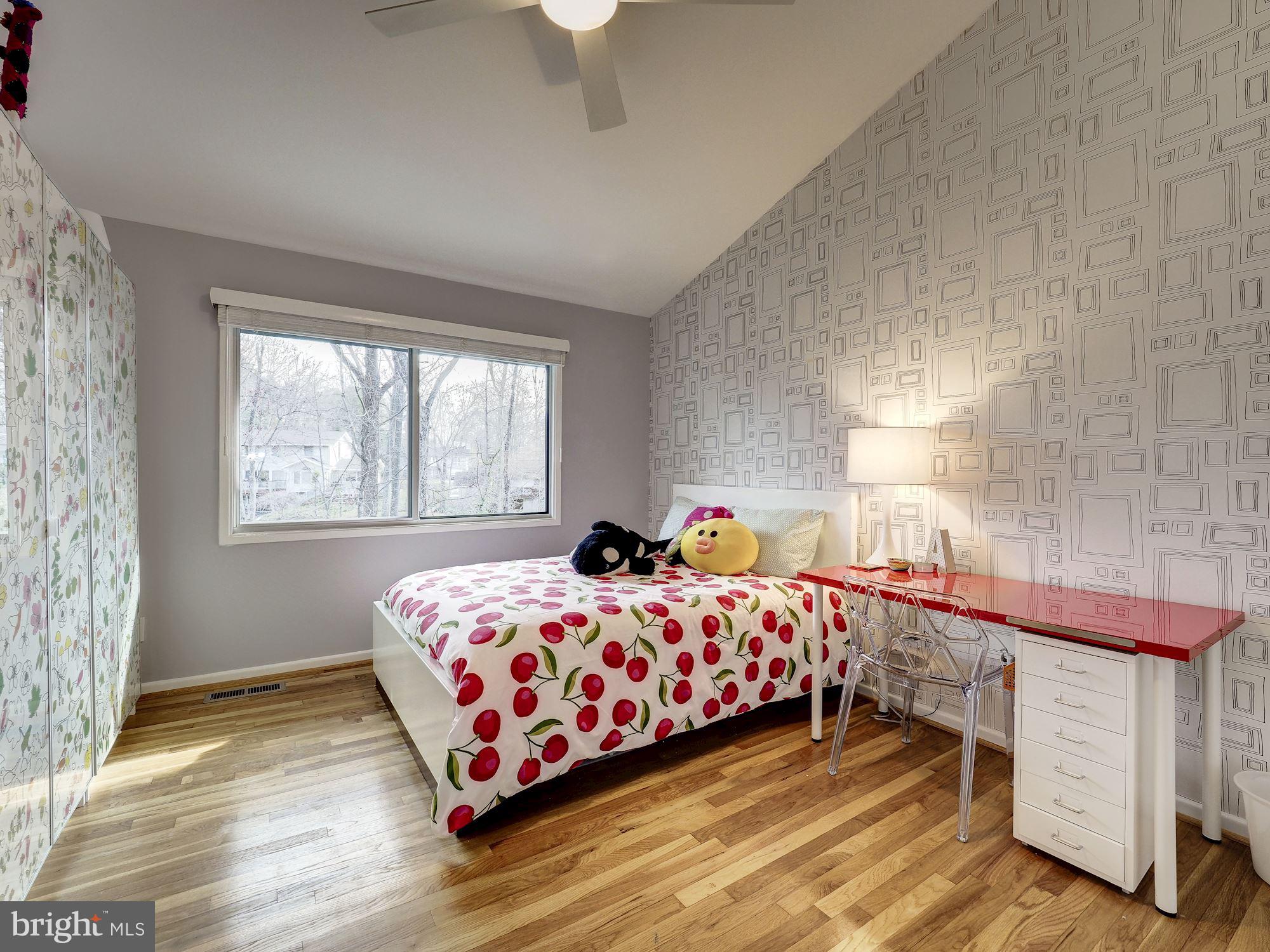 6813 Persimmon Tree Road Bethesda, MD 20817 - Photo 11 of 23