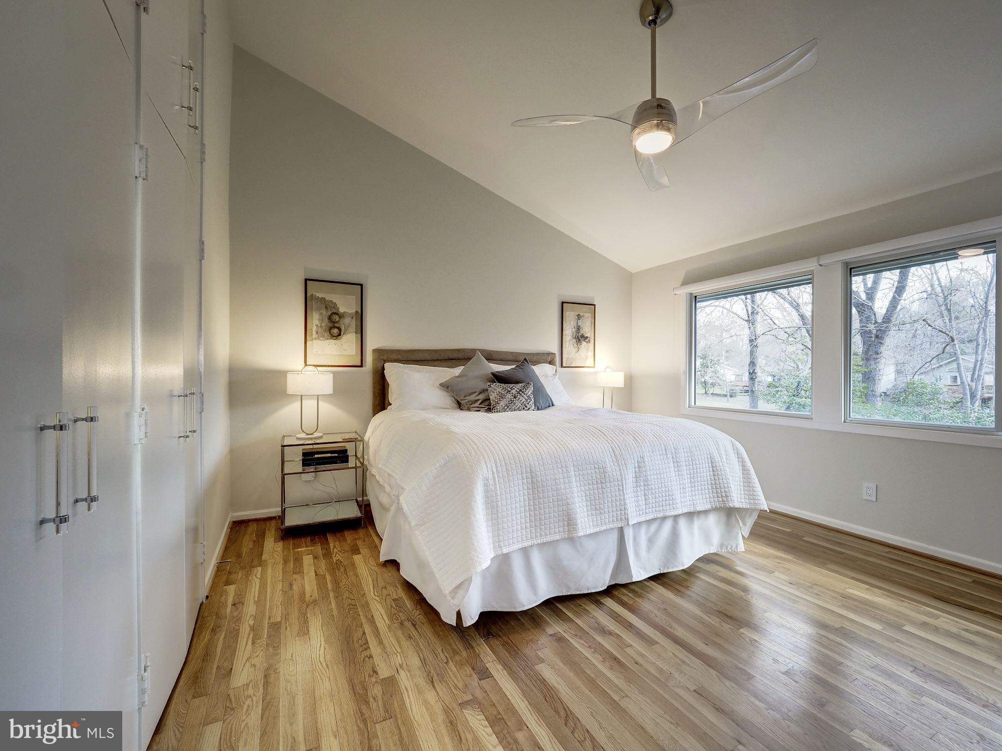 6813 Persimmon Tree Road Bethesda, MD 20817 - Photo 8 of 23