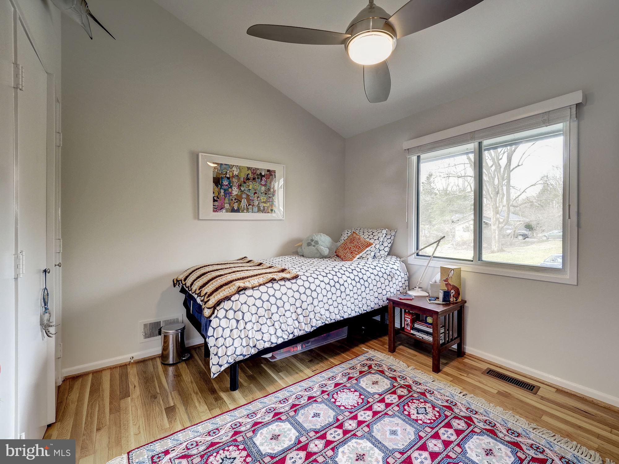 6813 Persimmon Tree Road Bethesda, MD 20817 - Photo 9 of 23