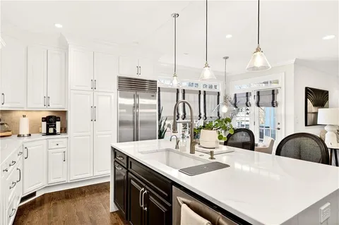 $1,250,000 | 16 Conifer Circle Northeast, Atlanta, GA 30342