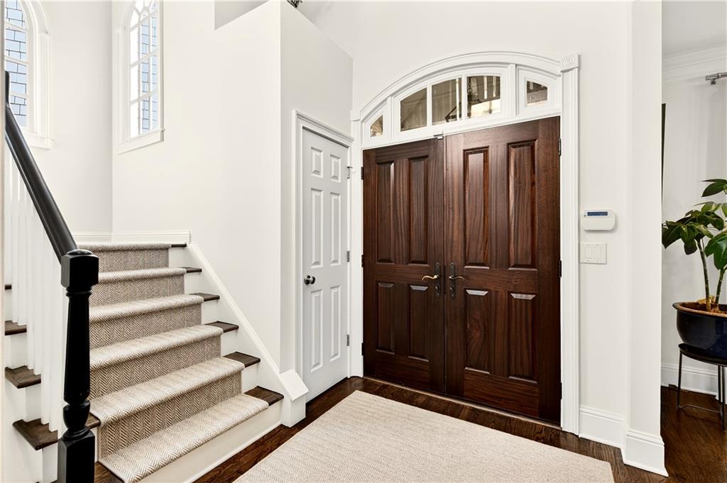 16 Conifer Circle Northeast Atlanta, GA 30342 - Photo 4 of 58