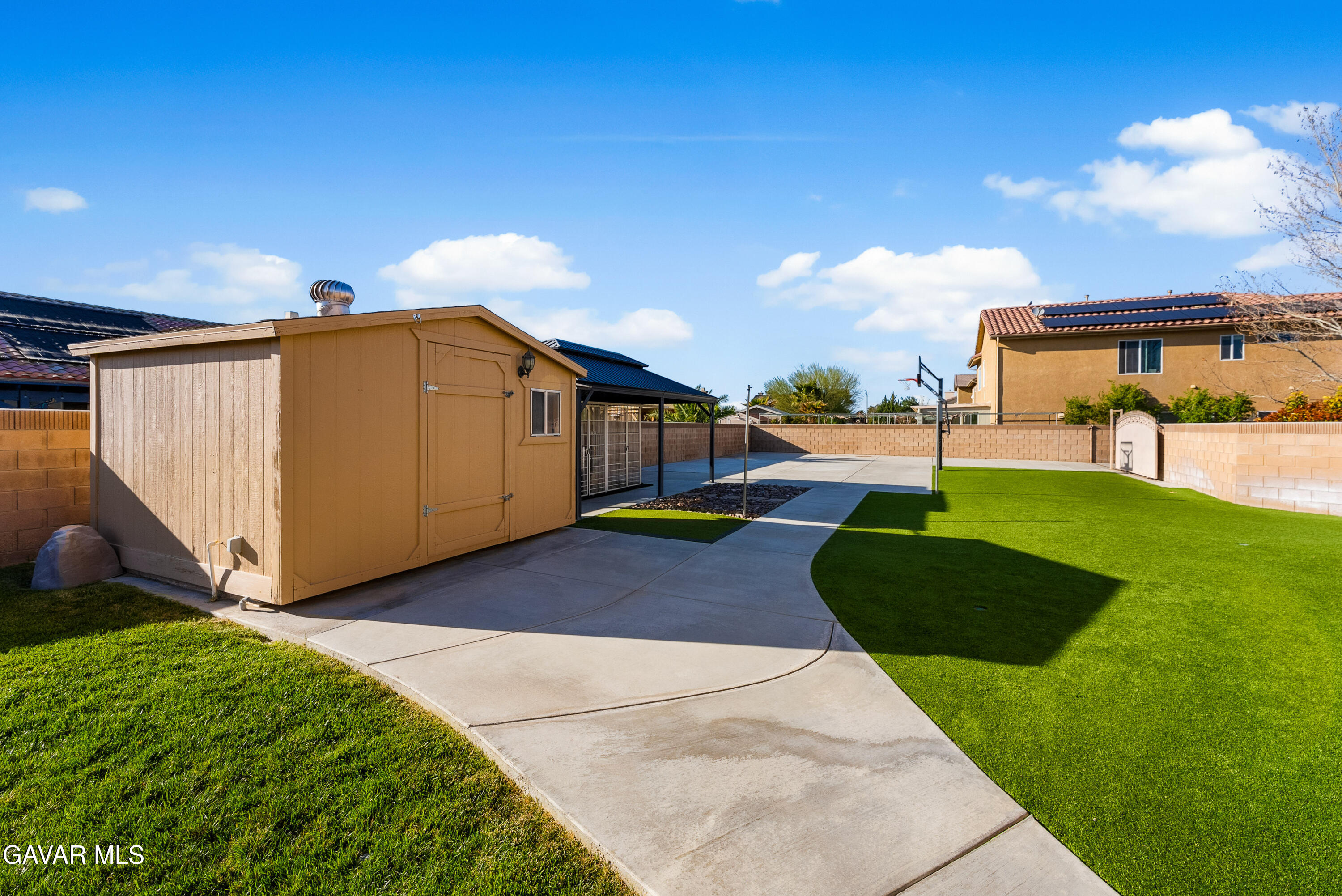 3724 Neola Way Lancaster, CA 93536 - Photo 27 of 31 a front view of a house with garden
