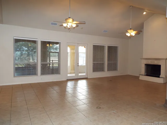 $3,400 | 414 Shannon Ridge Drive, Floresville, TX 78114