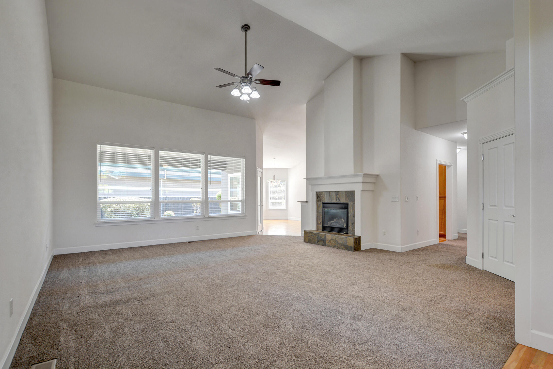 108 Sandridge Way Eagle Point, OR 97524 - Photo 18 of 55 DSC_6284_5_6Natural Custom Settings