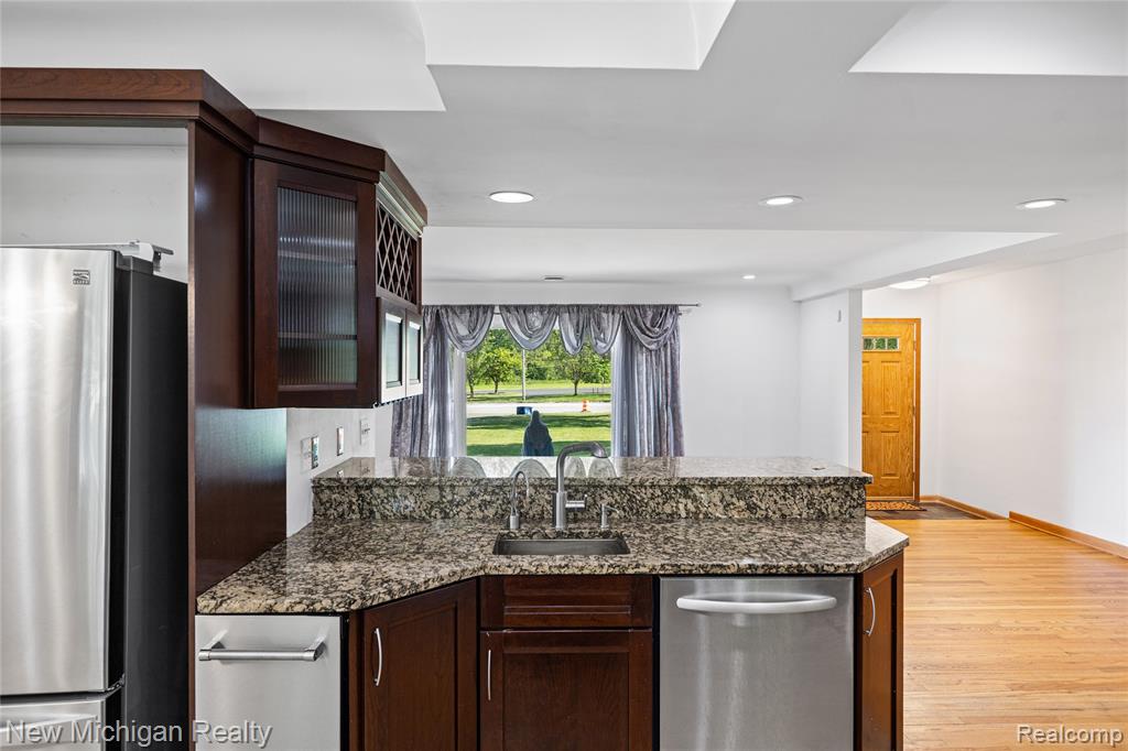 8359 Chicago Road Warren, MI 48093 - Photo 22 of 74