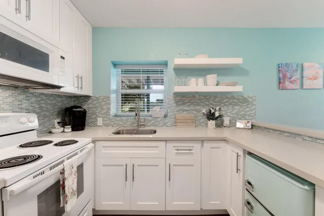 $995,000 | 134 Dove Creek Drive, Tavernier, FL 33070