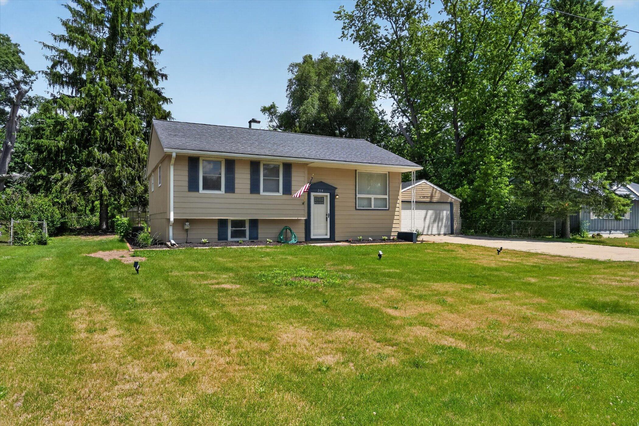 284 Stanford Lane Jackson, MI 49203 - Photo 5 of 39 03-284-Stanford-Ln-Windowstill-Photograp