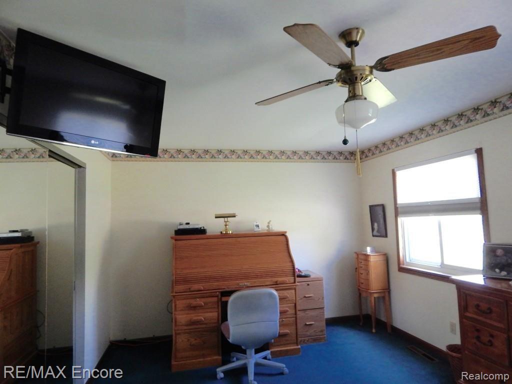8380 Turner Road Fenton, MI 48430 - Photo 11 of 18 Master bedroom