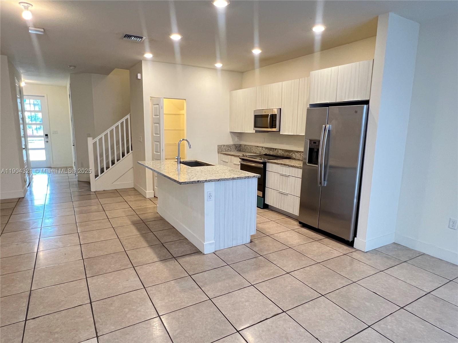 15861 Northwest 90th Court, Unit 15861 Miami Lakes, FL 33018 - Photo 4 of 31