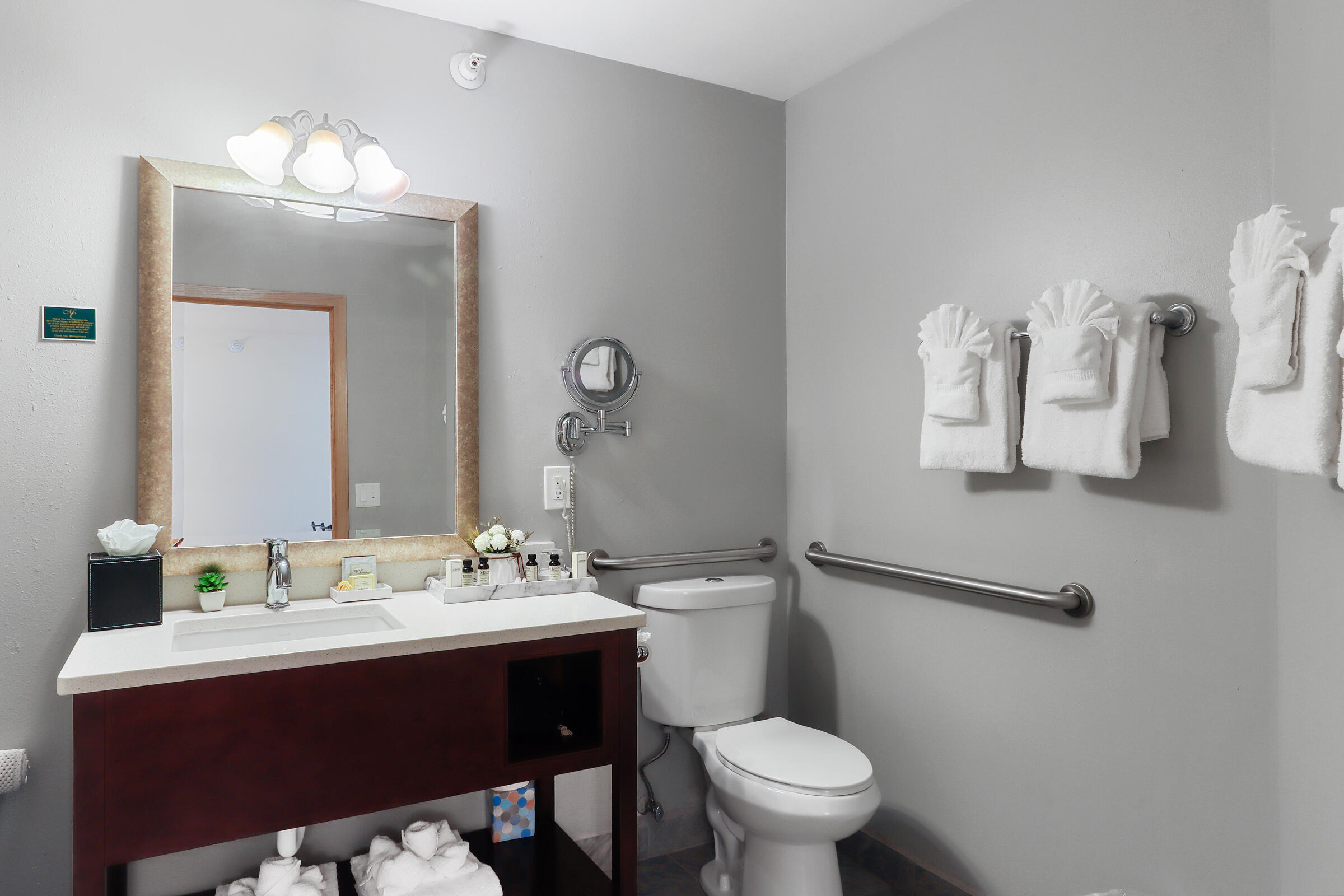 123 Center Street, Unit 301 Lake Geneva, WI 53147 - Photo 18 of 37 IMG_2003