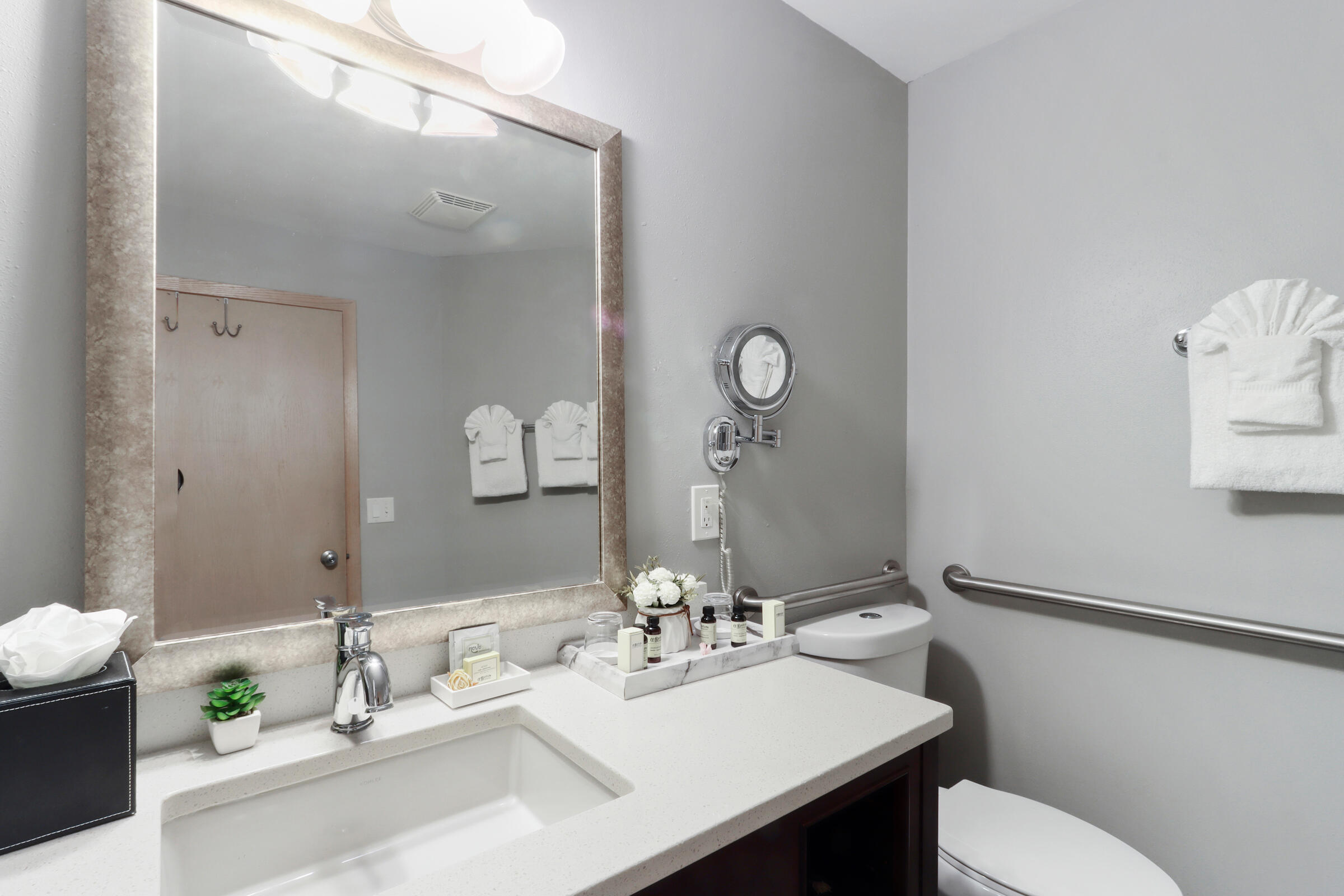 123 Center Street, Unit 301 Lake Geneva, WI 53147 - Photo 19 of 37 IMG_2017