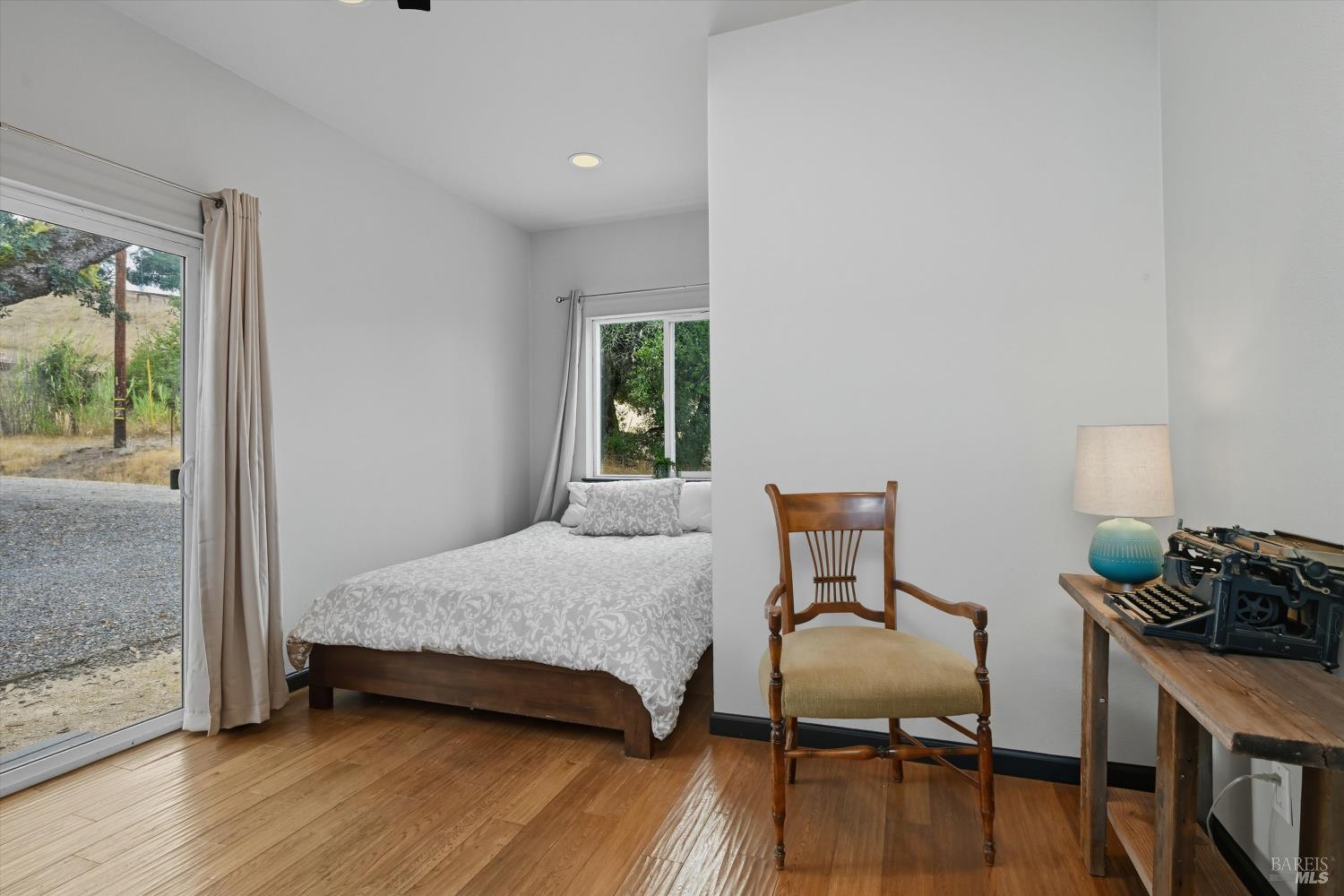 31000 Pine Mountain Road Cloverdale, CA 95425 - Photo 27 of 64 Front bedroom with ensuite bath, offering privacy and versatility.