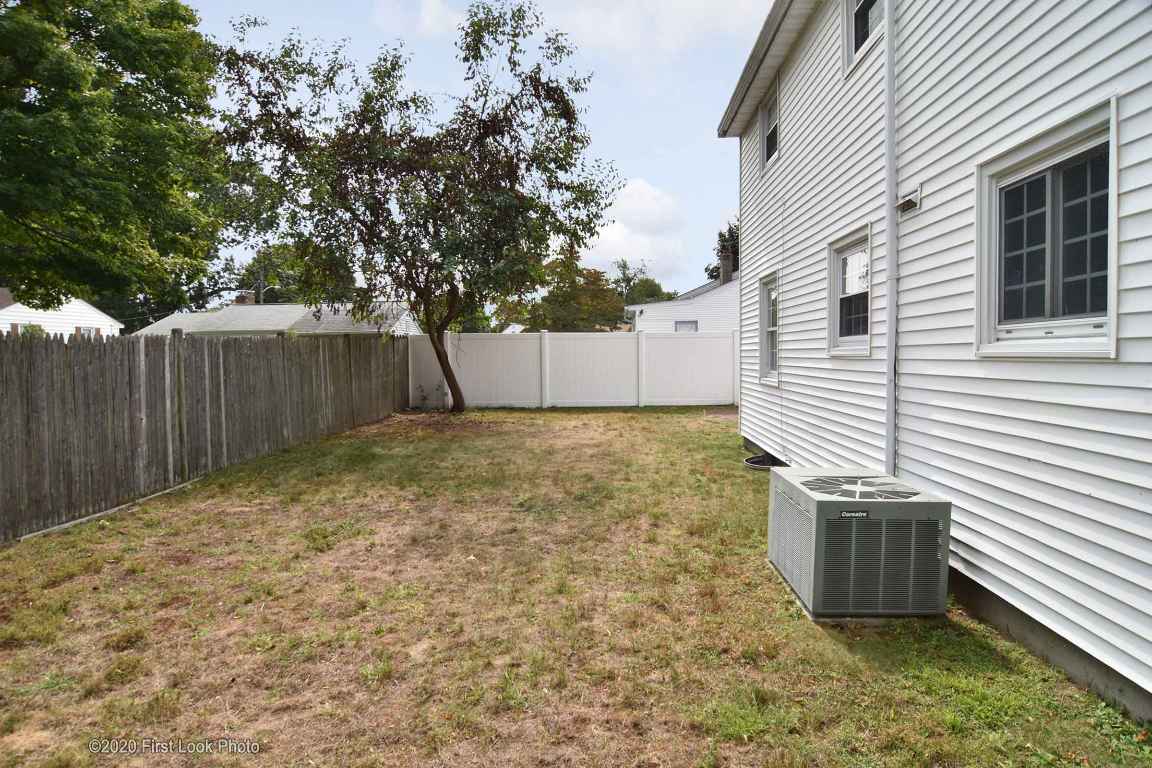 8 Floyd Road Warwick, RI 02888 - Photo 28 of 29 Gallery Image 28