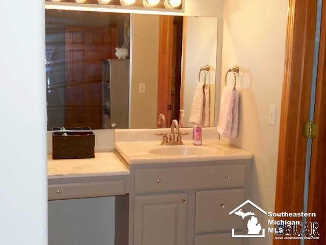 9283 Valetta Drive Temperance, MI 48182 - Photo 22 of 22 21201390-21.JPG