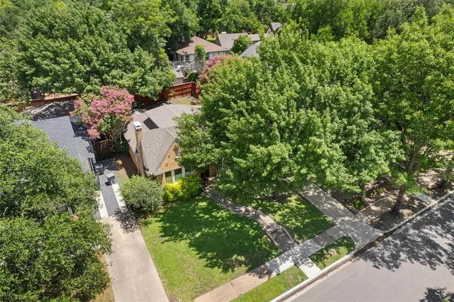 a picture of a bathroom with a sink