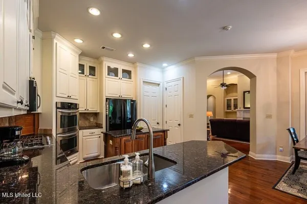 $467,900 | 21 Bluff Hills Place, Natchez, MS 39120