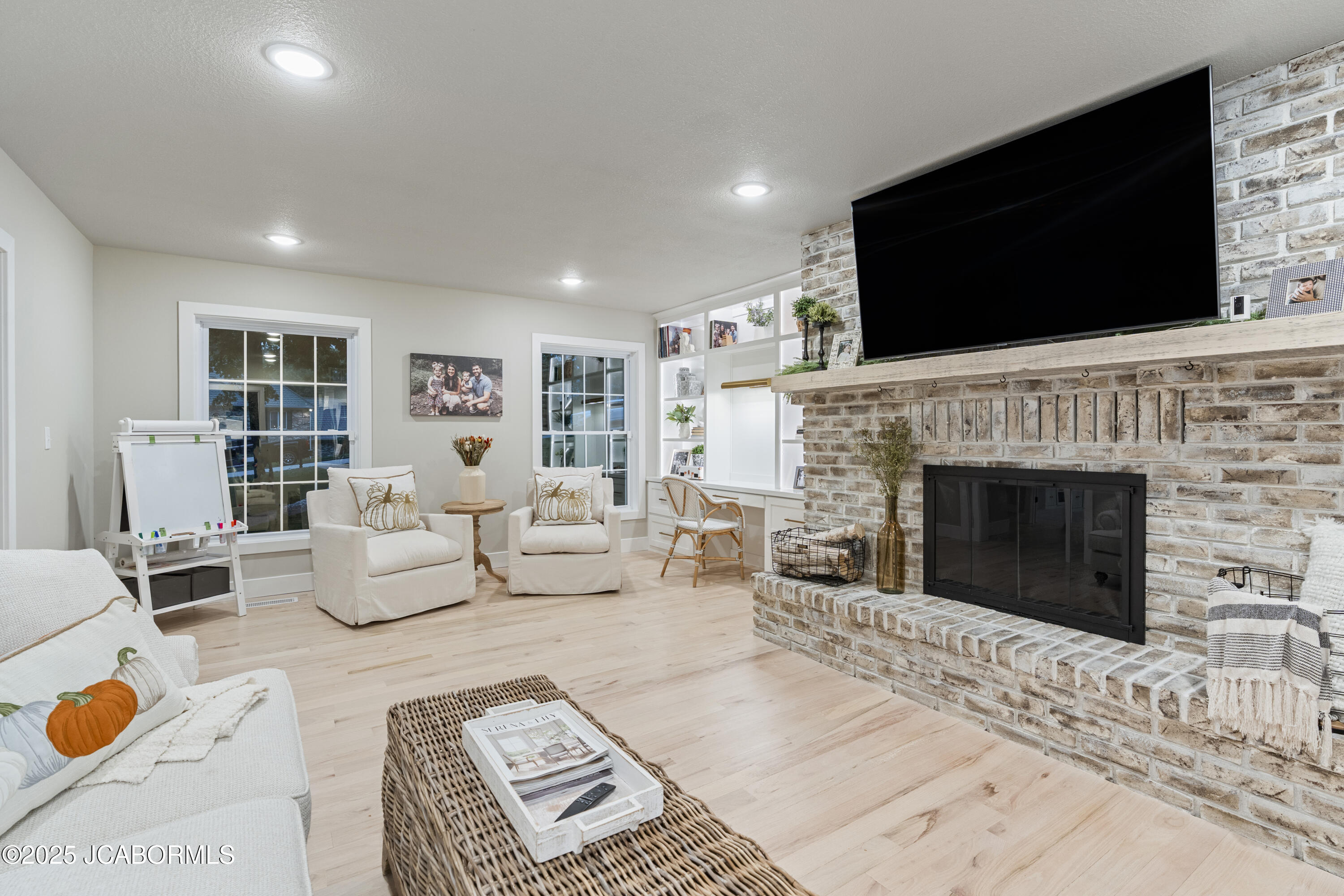 732 Hobbs Road Jefferson City, MO 65109 - Photo 5 of 42 A7_08151