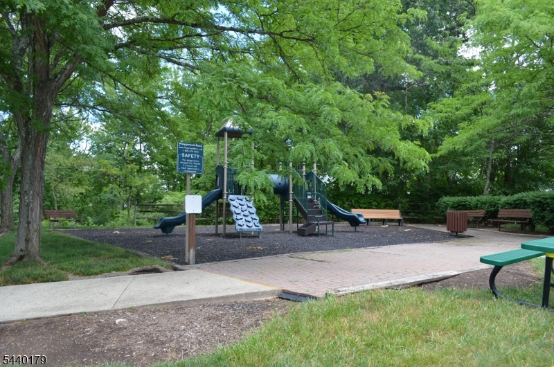 201 Appleton Way Whippany, NJ 07981 - Photo 34 of 36