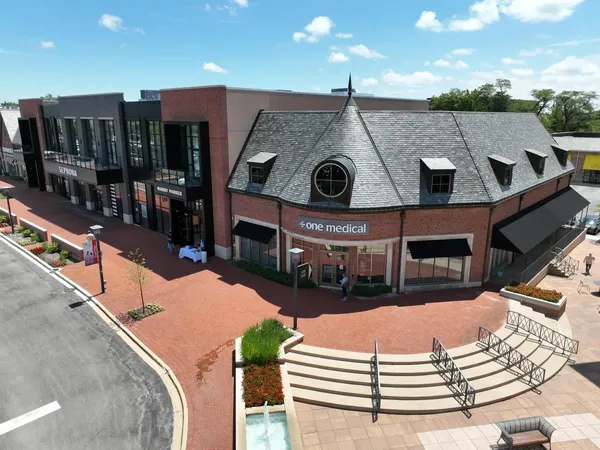 $4,400 | 728 Waukegan Road, Unit 203, Deerfield, IL 60015