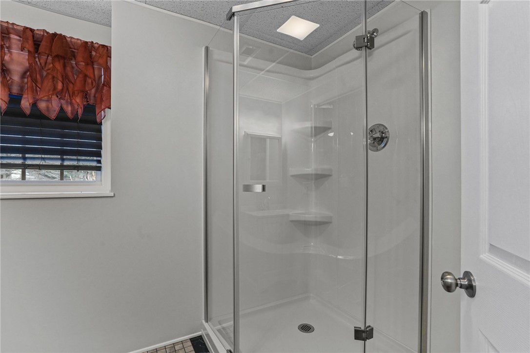 7 Walker Lane Coventry, RI 02816 - Photo 29 of 41 Primary en suite